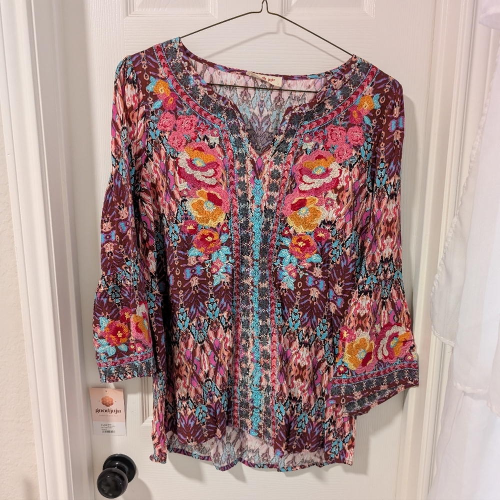 2/$10 NWT Good Juju Bella Embroidered Tunic